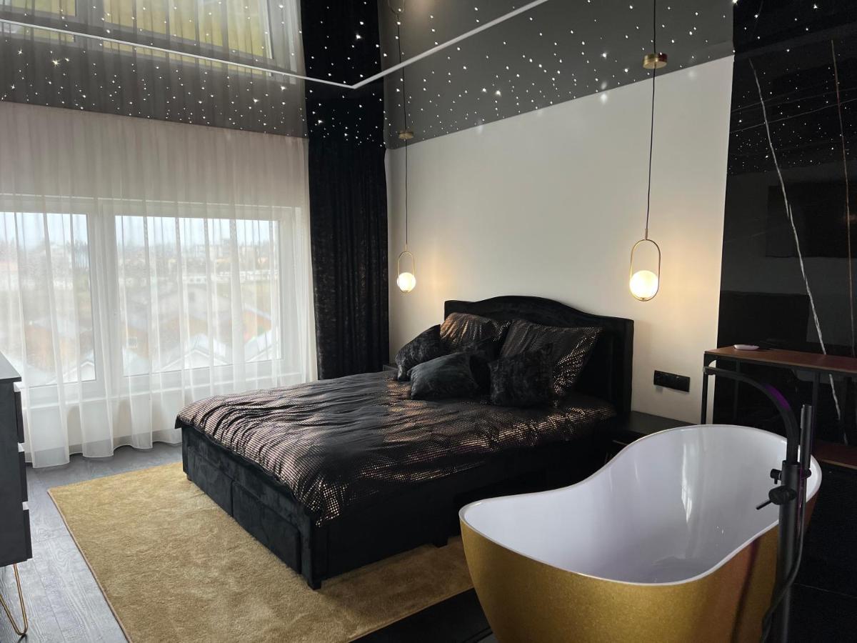Apartament Premium Ze Zlota Wanna W Sypialni Widok Na Morze Dyskretny Taras Z Lozkiem - Baltyckie Sarbinowo 18 Eksteriør bilde