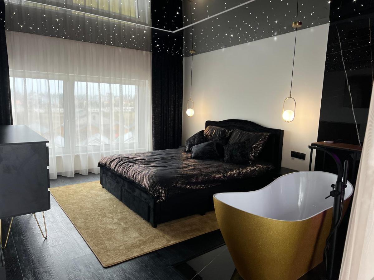 Apartament Premium Ze Zlota Wanna W Sypialni Widok Na Morze Dyskretny Taras Z Lozkiem - Baltyckie Sarbinowo 18 Eksteriør bilde