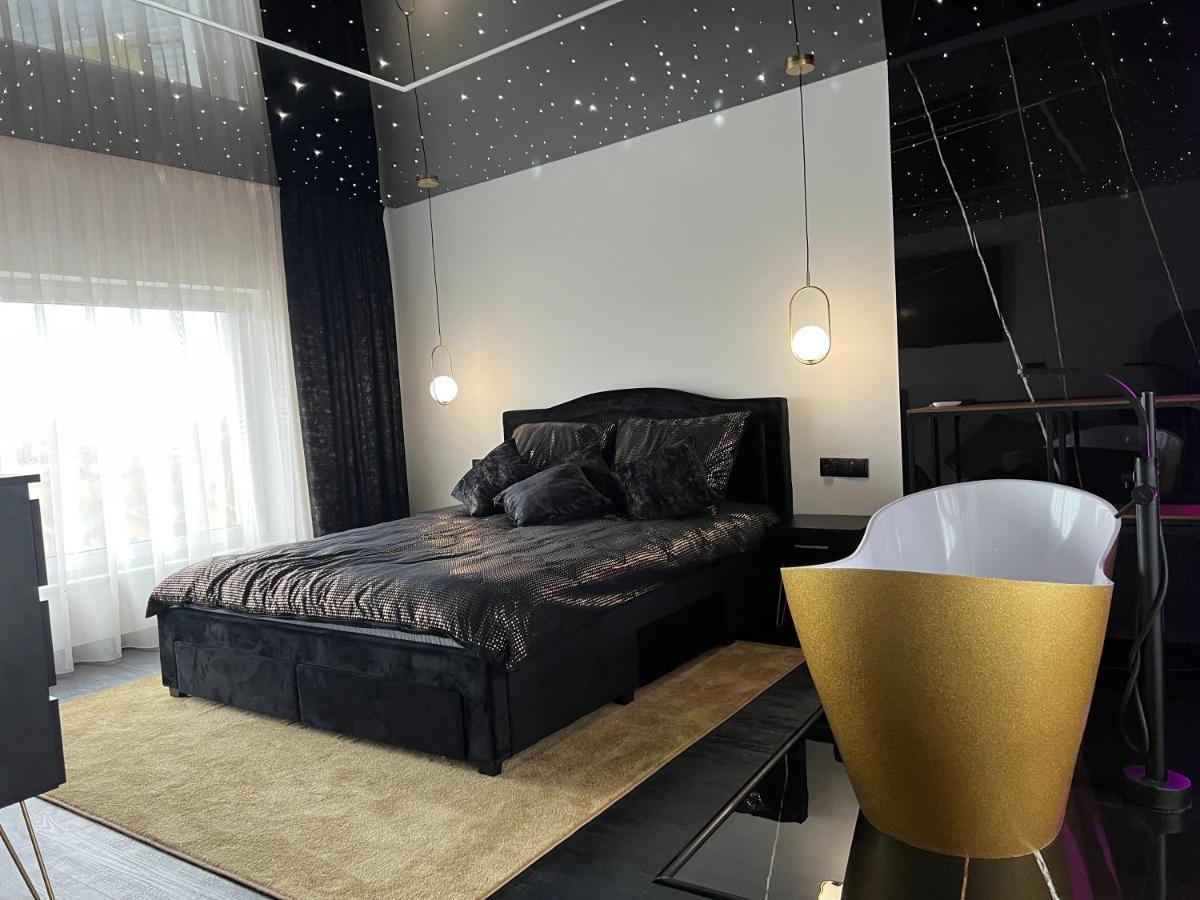 Apartament Premium Ze Zlota Wanna W Sypialni Widok Na Morze Dyskretny Taras Z Lozkiem - Baltyckie Sarbinowo 18 Eksteriør bilde