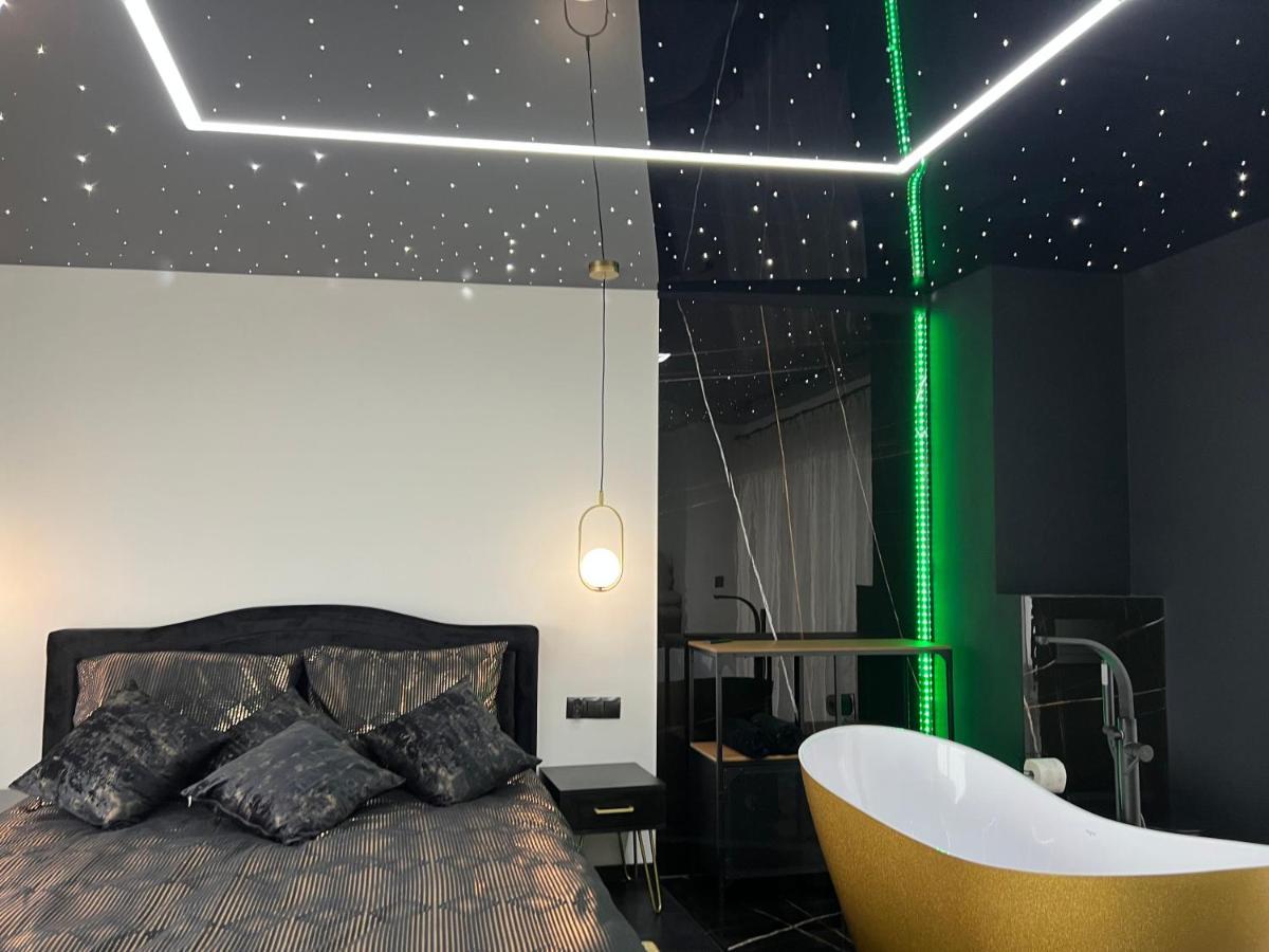 Apartament Premium Ze Zlota Wanna W Sypialni Widok Na Morze Dyskretny Taras Z Lozkiem - Baltyckie Sarbinowo 18 Eksteriør bilde